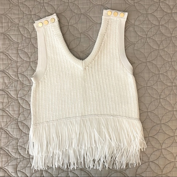 Club Monaco Tops - NWOT | Club Monaco | Olivina Sleeveless Fringe Sweater Tank — White | Size Small